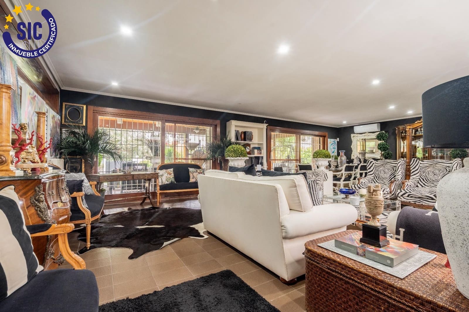 6 slaapkamer Villa te koop in La Canada met zwembad - € 1.000.000 (Ref: 9014416)