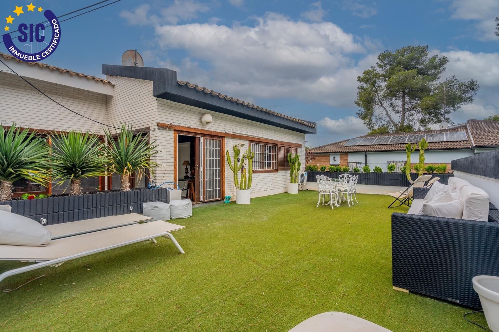 6 slaapkamer Villa te koop in La Canada met zwembad - € 1.000.000 (Ref: 9014416)