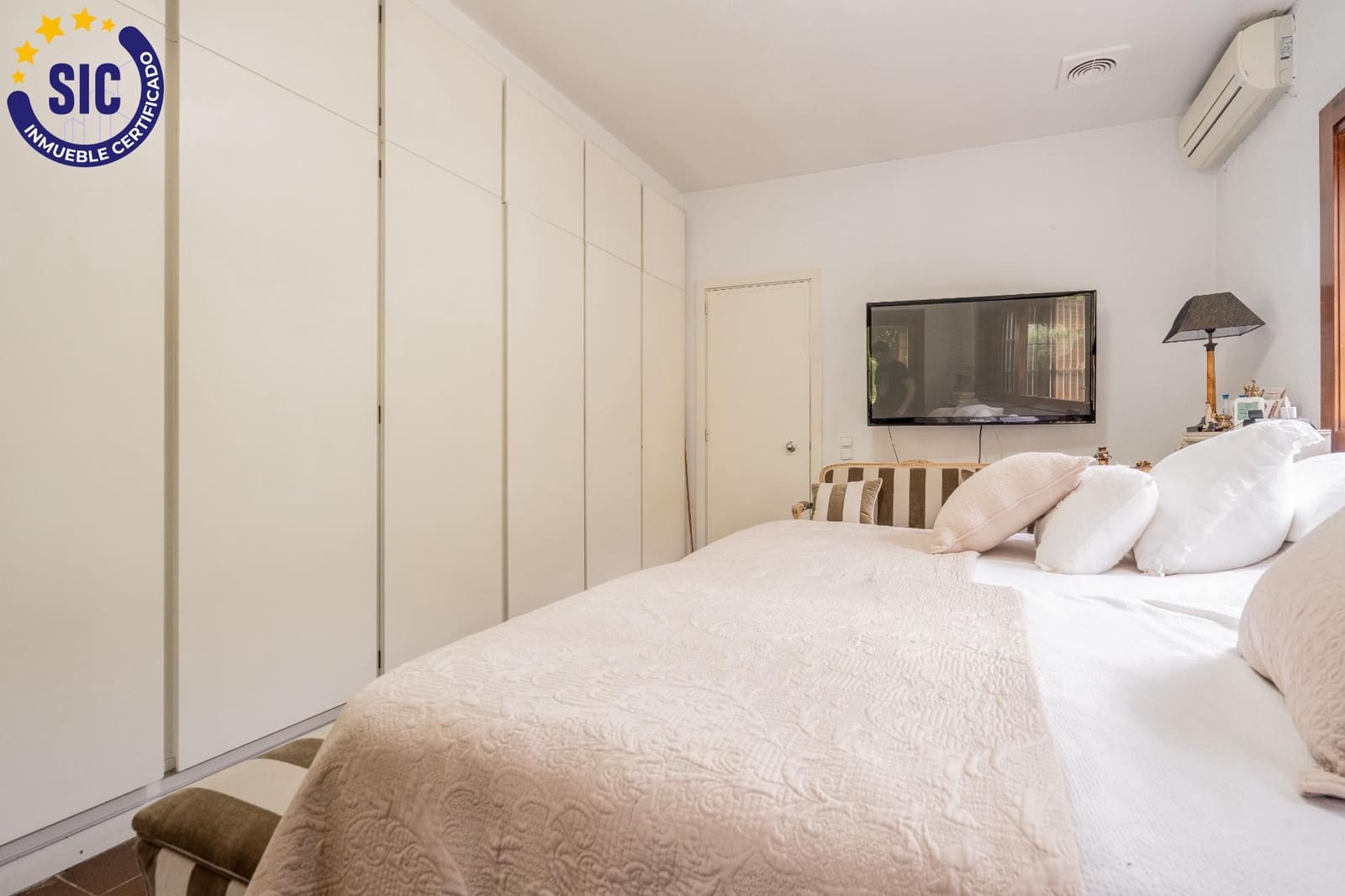 6 slaapkamer Villa te koop in La Canada met zwembad - € 1.000.000 (Ref: 9014416)