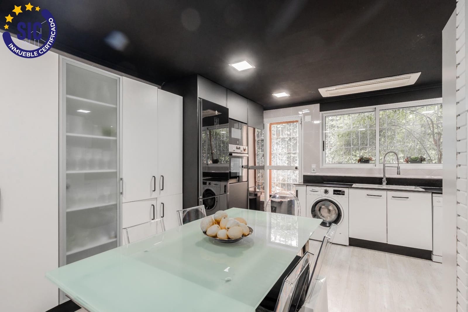 6 slaapkamer Villa te koop in La Canada met zwembad - € 1.000.000 (Ref: 9014416)