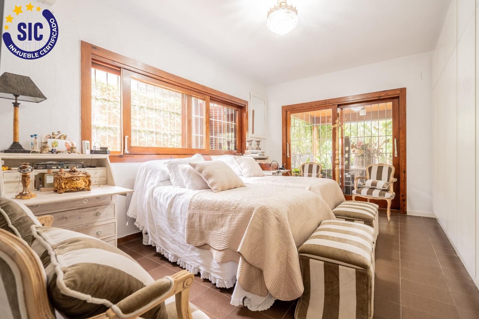 6 slaapkamer Villa te koop in La Canada met zwembad - € 1.000.000 (Ref: 9014416)