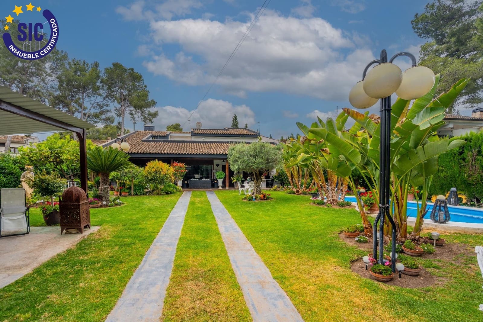 6 slaapkamer Villa te koop in La Canada met zwembad - € 1.000.000 (Ref: 9014416)