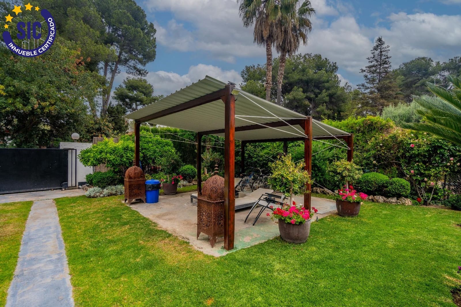 6 slaapkamer Villa te koop in La Canada met zwembad - € 1.000.000 (Ref: 9014416)