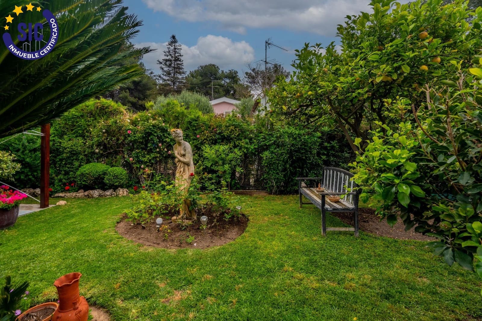 6 slaapkamer Villa te koop in La Canada met zwembad - € 1.000.000 (Ref: 9014416)