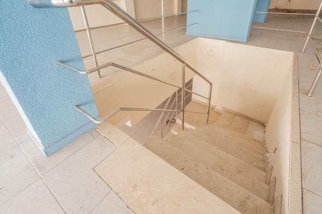 Kommersiell til salgs i Benetússer - € 330 000 (Ref: 9057737)