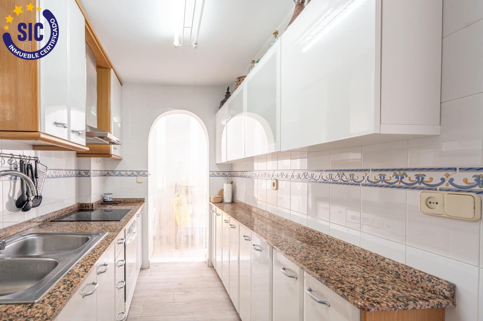 4 soveværelse Lejlighed til salg i Valencia by med swimmingpool garage - € 340.000 (Ref: 9095380)