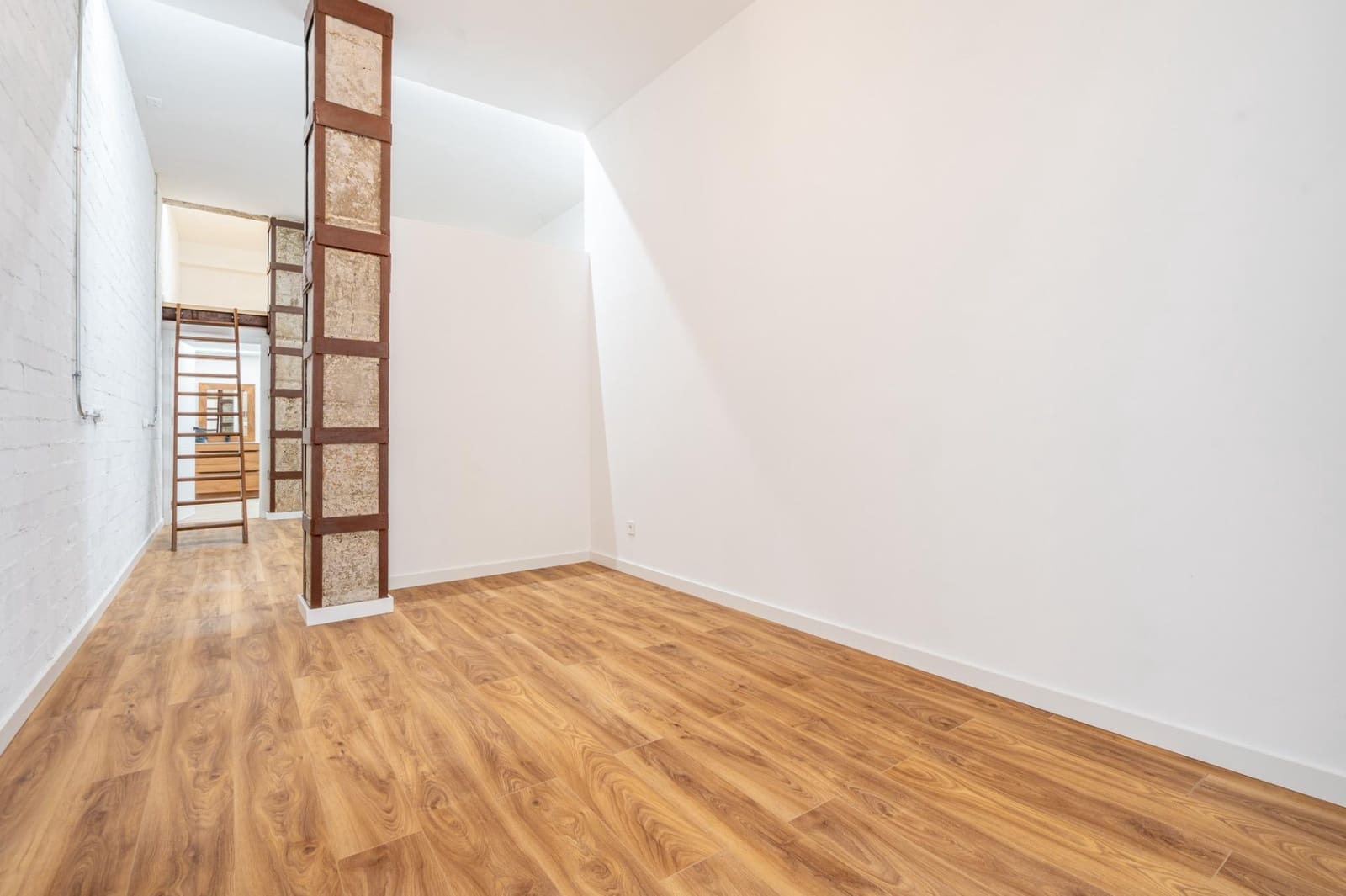 Lejlighed til salg i Valencia by - € 180.000 (Ref: 9200651)