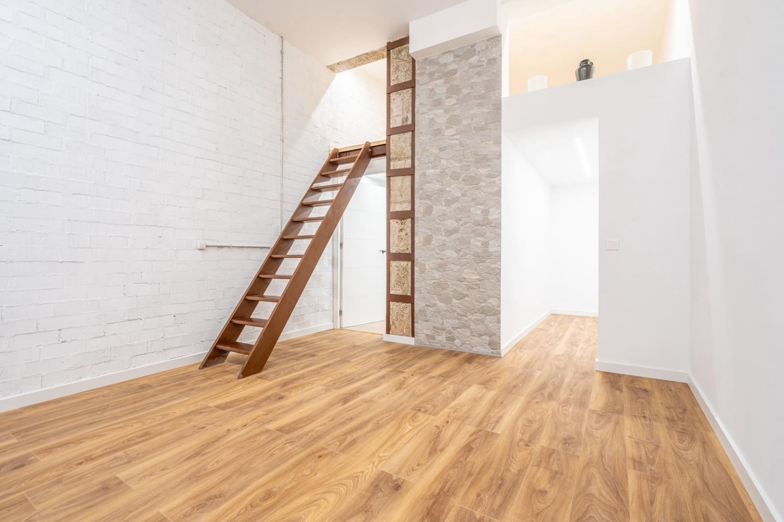 Lejlighed til salg i Valencia by - € 180.000 (Ref: 9200651)