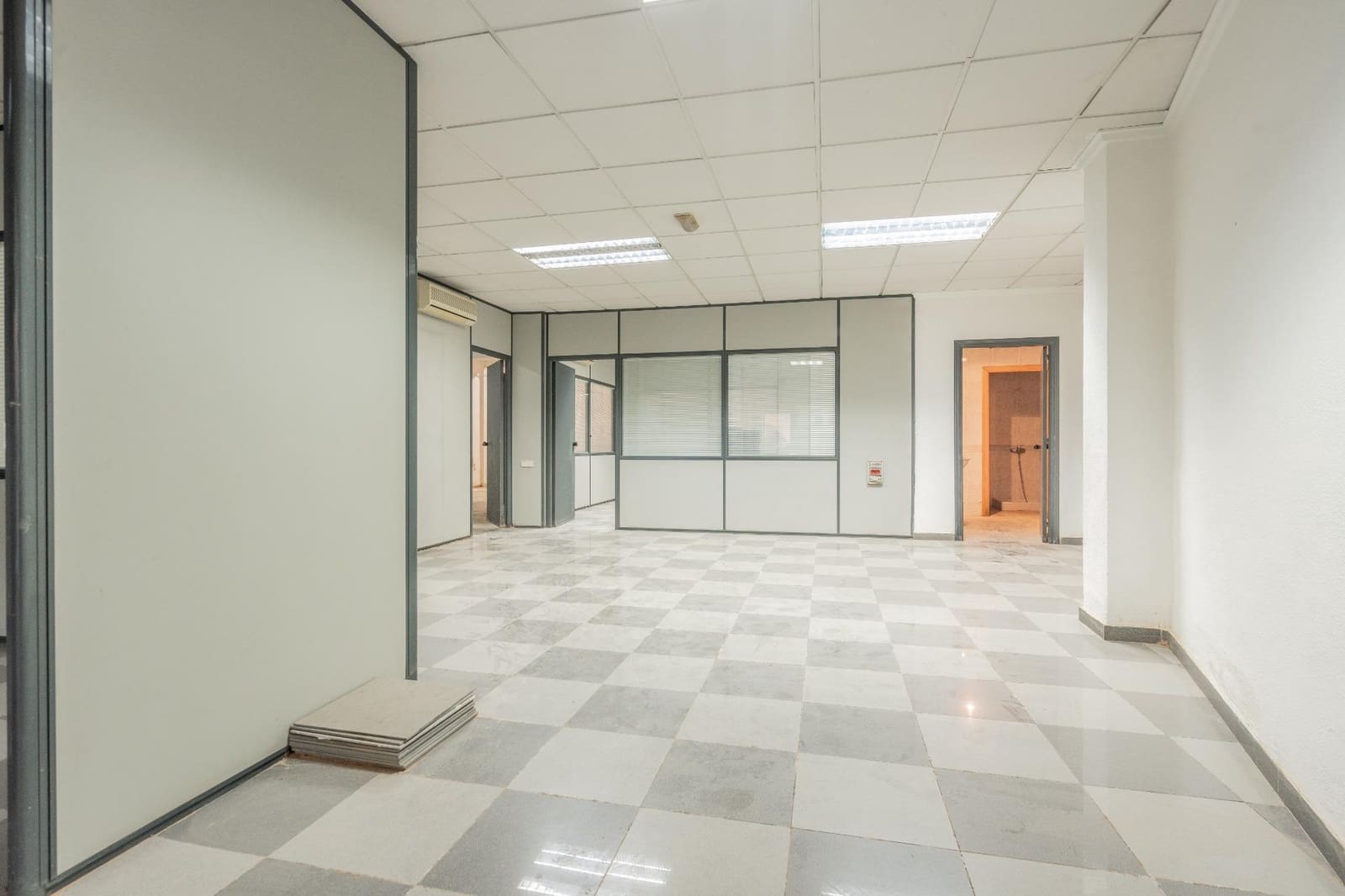 Komercyjne na sprzedaż w Xirivella - 350 000 € (Ref: 9252237)