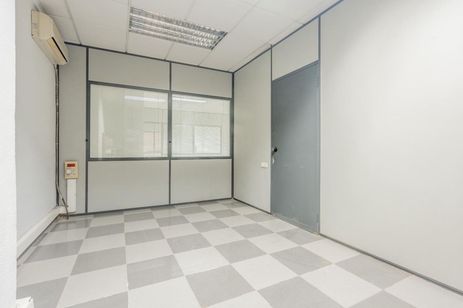 Komercyjne na sprzedaż w Xirivella - 350 000 € (Ref: 9252237)