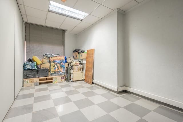 Erhverv til salg i Xirivella - € 350.000 (Ref: 9252237)