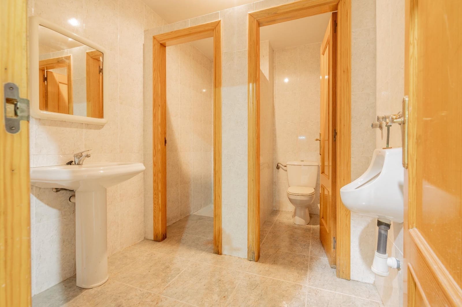 Komercyjne na sprzedaż w Xirivella - 350 000 € (Ref: 9252237)