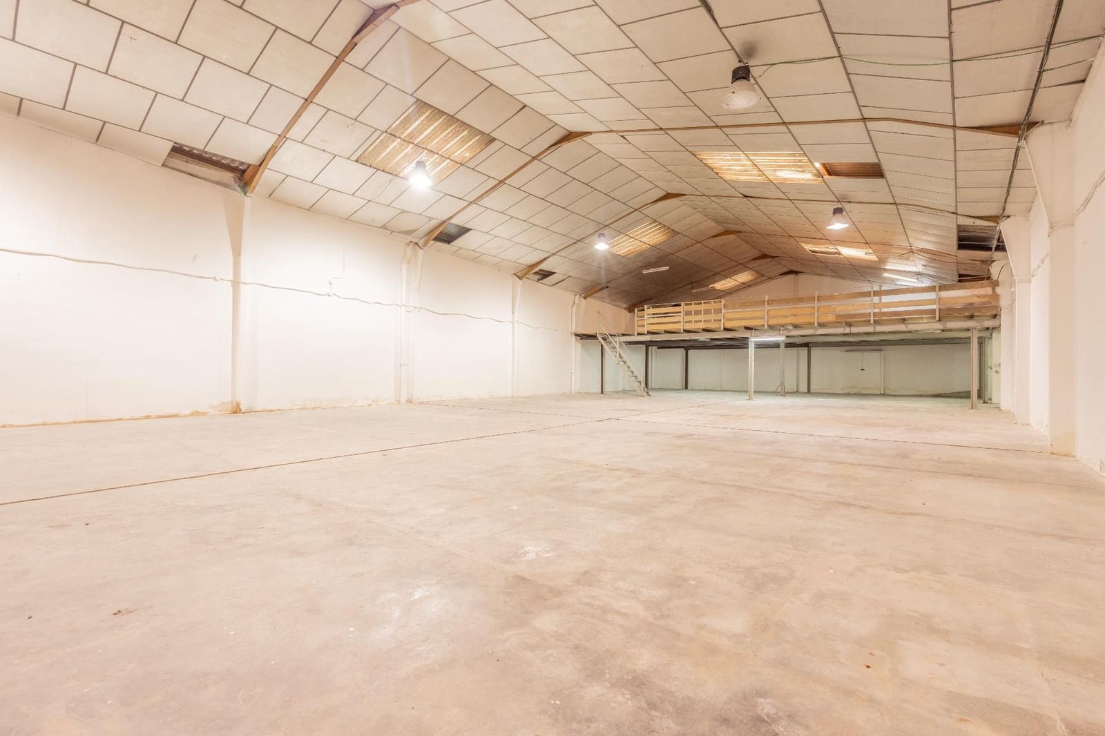 Komercyjne na sprzedaż w Xirivella - 350 000 € (Ref: 9252237)