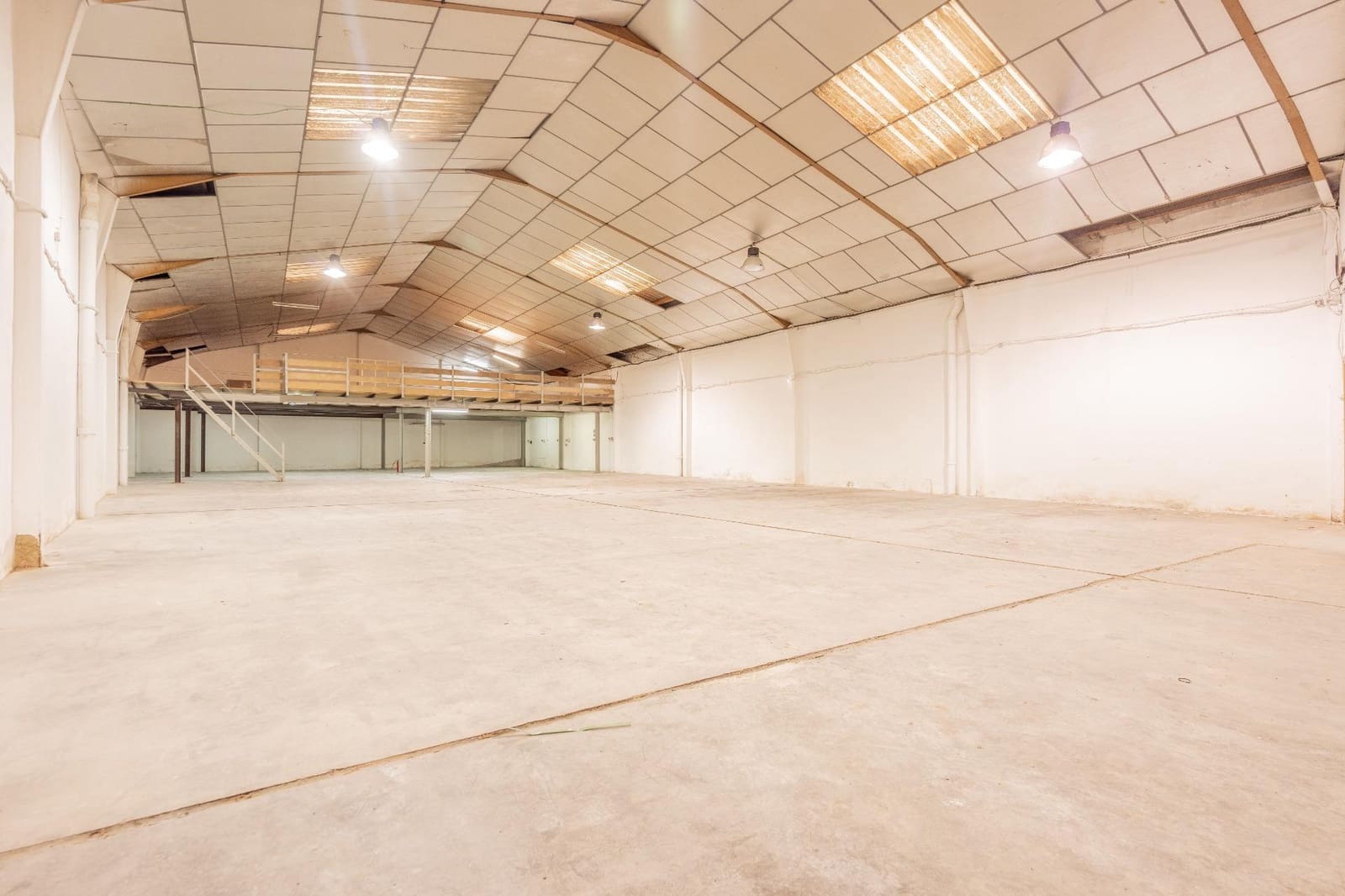 Komercyjne na sprzedaż w Xirivella - 350 000 € (Ref: 9252237)