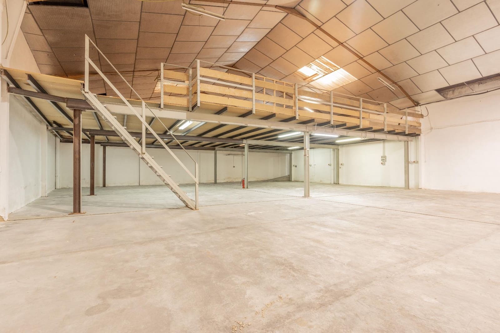 Komercyjne na sprzedaż w Xirivella - 350 000 € (Ref: 9252237)