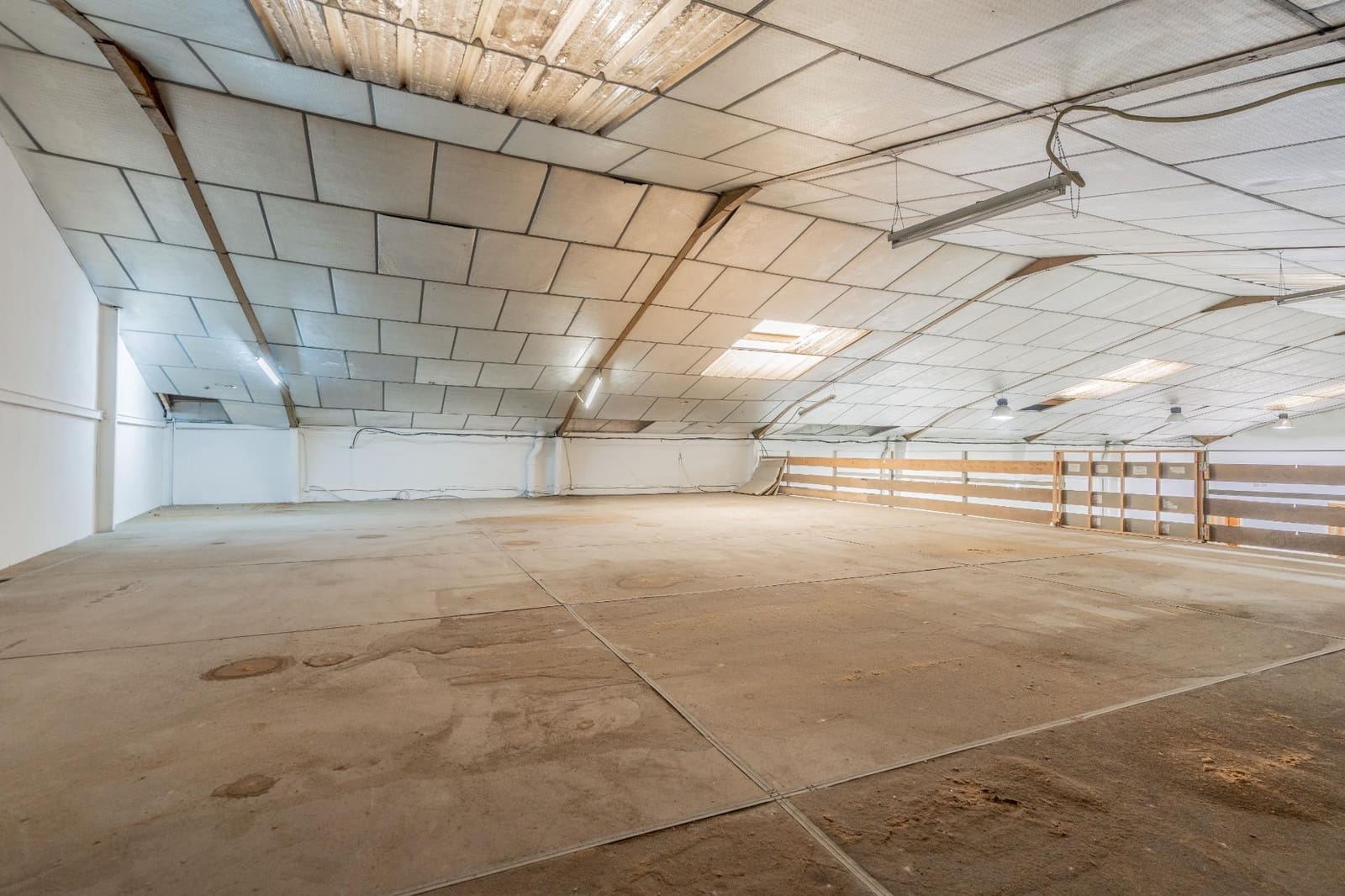 Komercyjne na sprzedaż w Xirivella - 350 000 € (Ref: 9252237)