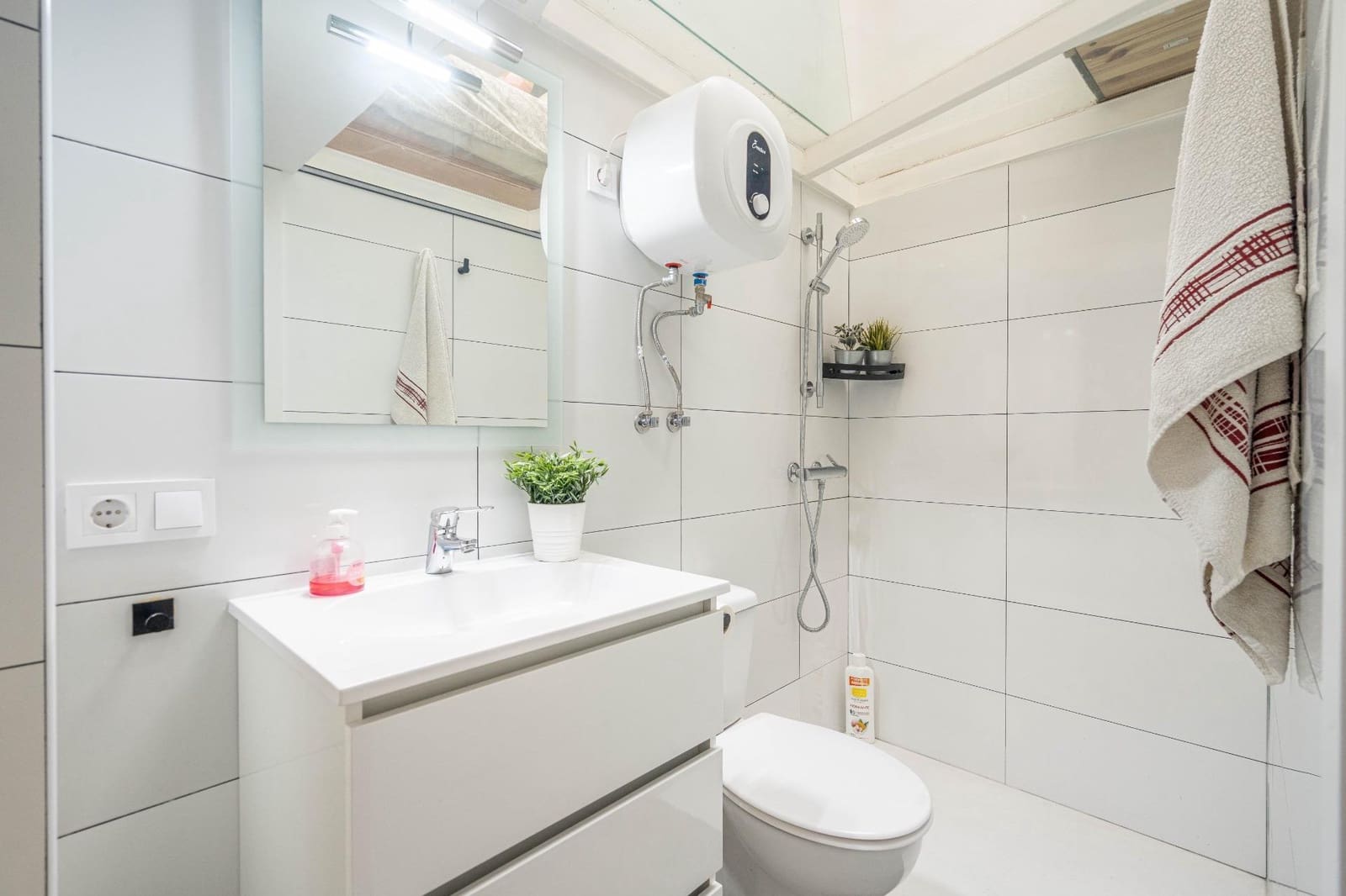 1 sovrum Kommersiell till salu i Valencia stad - 109 000 € (Ref: 9294271)