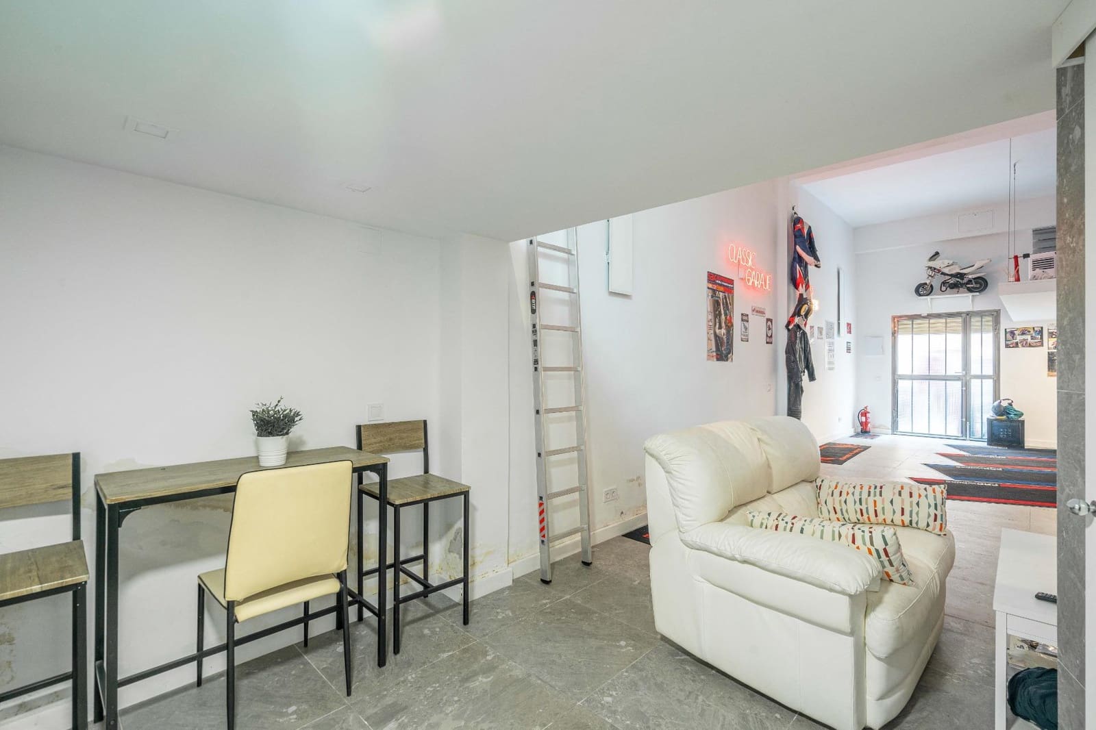 1 sovrum Kommersiell till salu i Valencia stad - 109 000 € (Ref: 9294271)