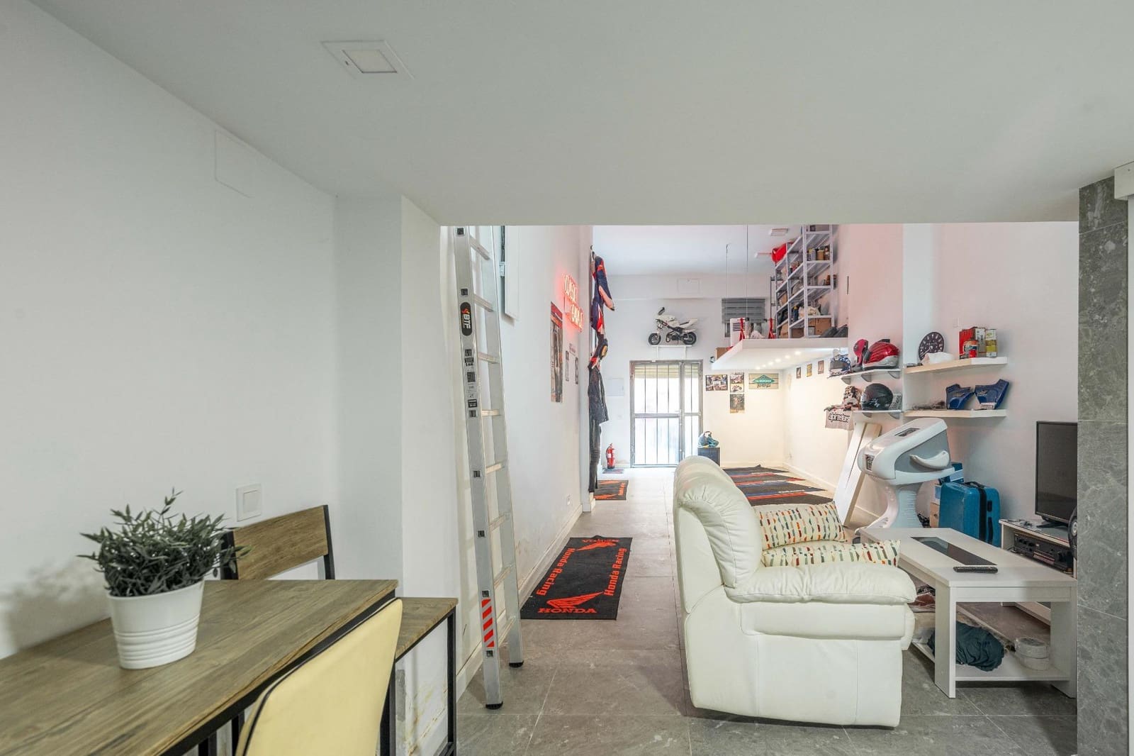 1 sovrum Kommersiell till salu i Valencia stad - 109 000 € (Ref: 9294271)