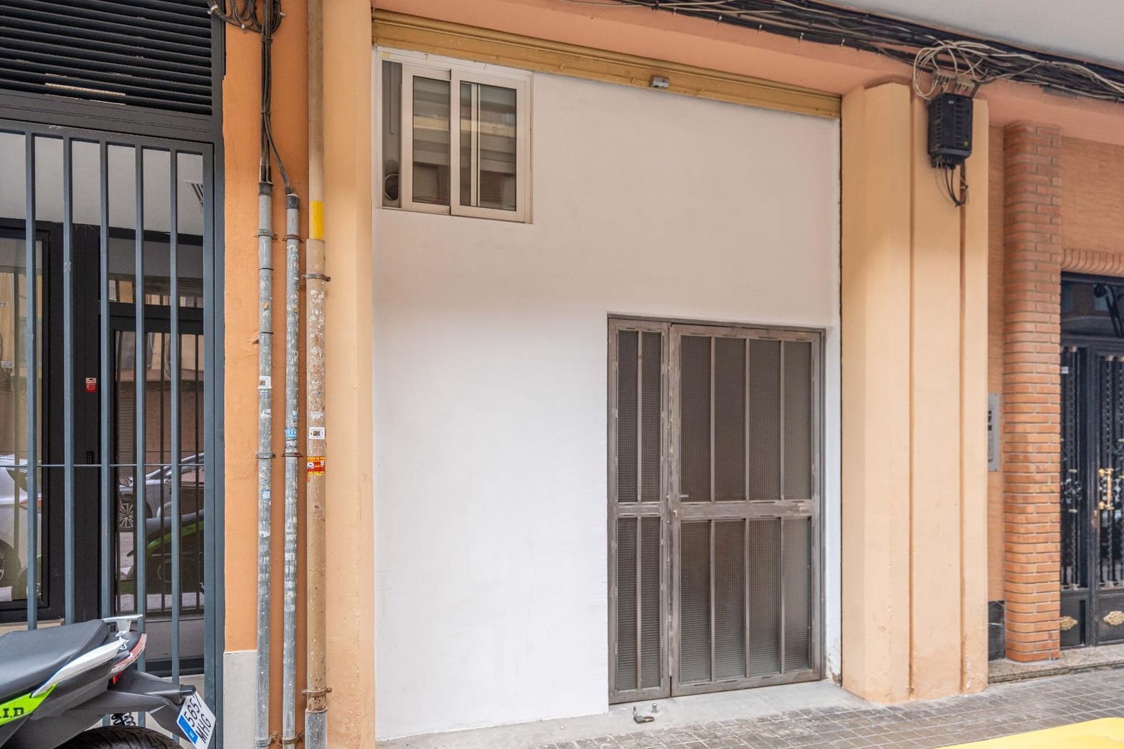 1 sovrum Kommersiell till salu i Valencia stad - 109 000 € (Ref: 9294271)