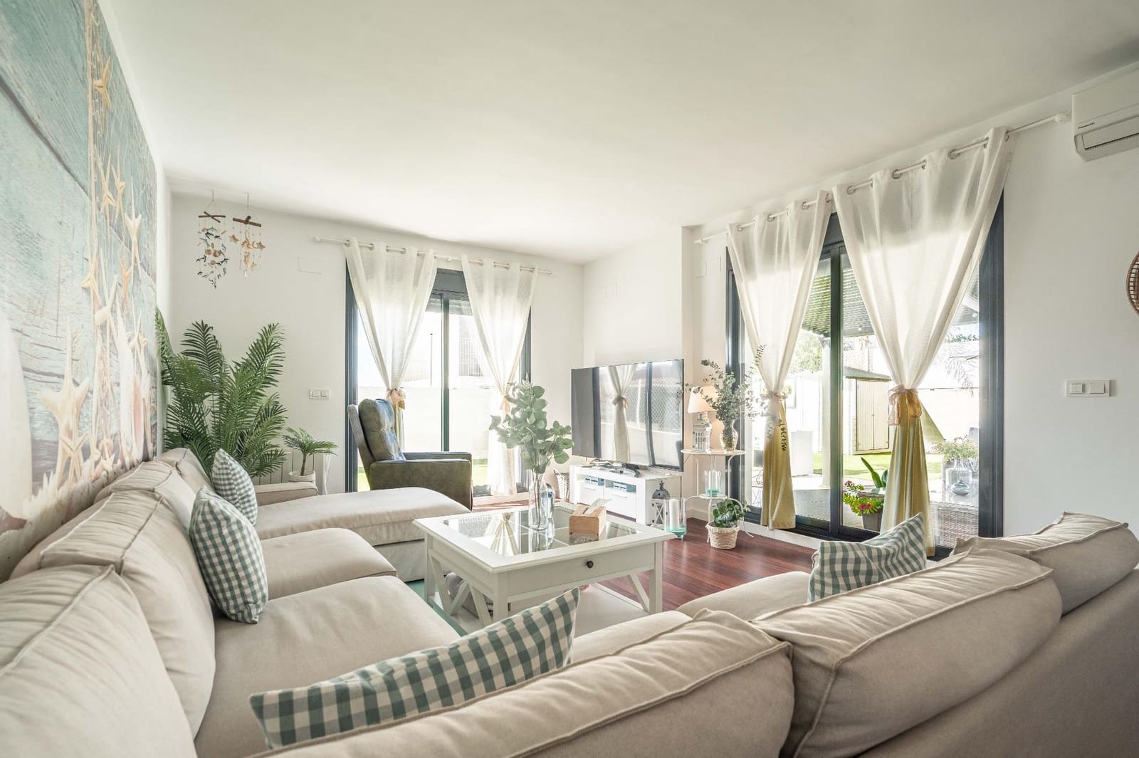 4 soveværelse Semi-Rækkehus til salg i San Antonio de Benageber med swimmingpool garage - € 460.000 (Ref: 9385477)