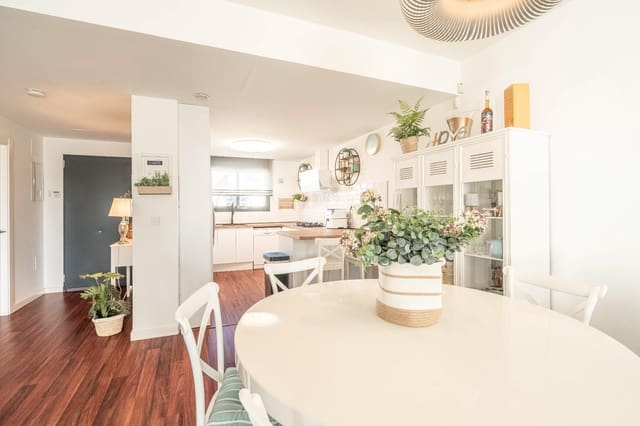 4 Zimmer Doppelhaus zu verkaufen in San Antonio de Benagéber mit Pool Garage - 460.000 € (Ref: 9385477)