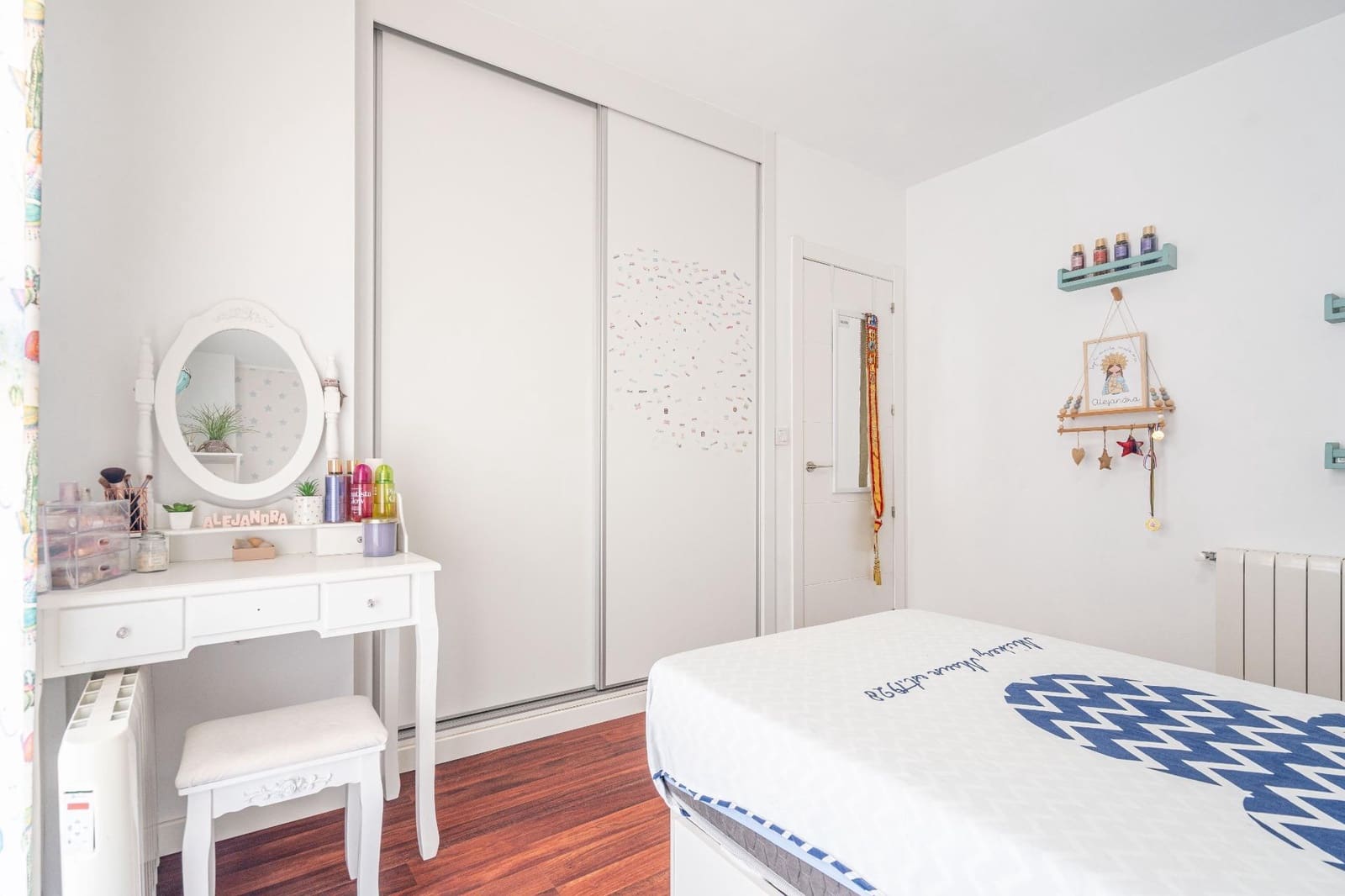 4 soveværelse Semi-Rækkehus til salg i San Antonio de Benageber med swimmingpool garage - € 460.000 (Ref: 9385477)