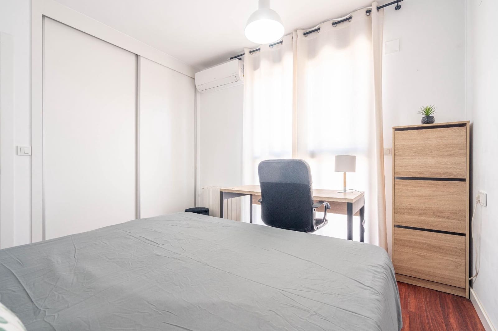 4 soveværelse Semi-Rækkehus til salg i San Antonio de Benageber med swimmingpool garage - € 460.000 (Ref: 9385477)