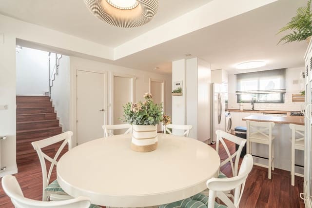 4 Zimmer Doppelhaus zu verkaufen in San Antonio de Benagéber mit Pool Garage - 460.000 € (Ref: 9385477)