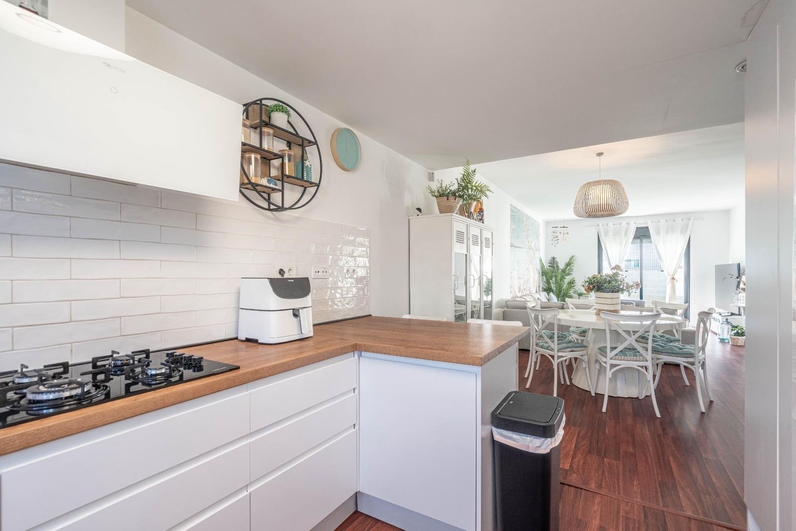 4 soveværelse Semi-Rækkehus til salg i San Antonio de Benageber med swimmingpool garage - € 460.000 (Ref: 9385477)