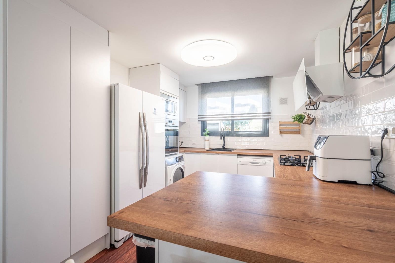 4 soveværelse Semi-Rækkehus til salg i San Antonio de Benageber med swimmingpool garage - € 460.000 (Ref: 9385477)