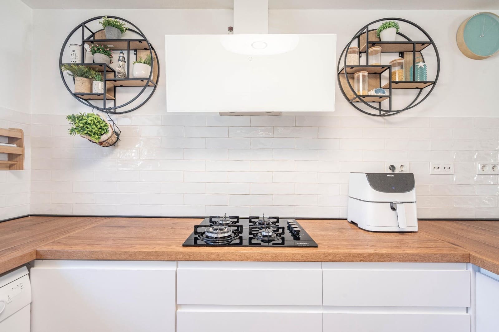 4 soveværelse Semi-Rækkehus til salg i San Antonio de Benageber med swimmingpool garage - € 460.000 (Ref: 9385477)