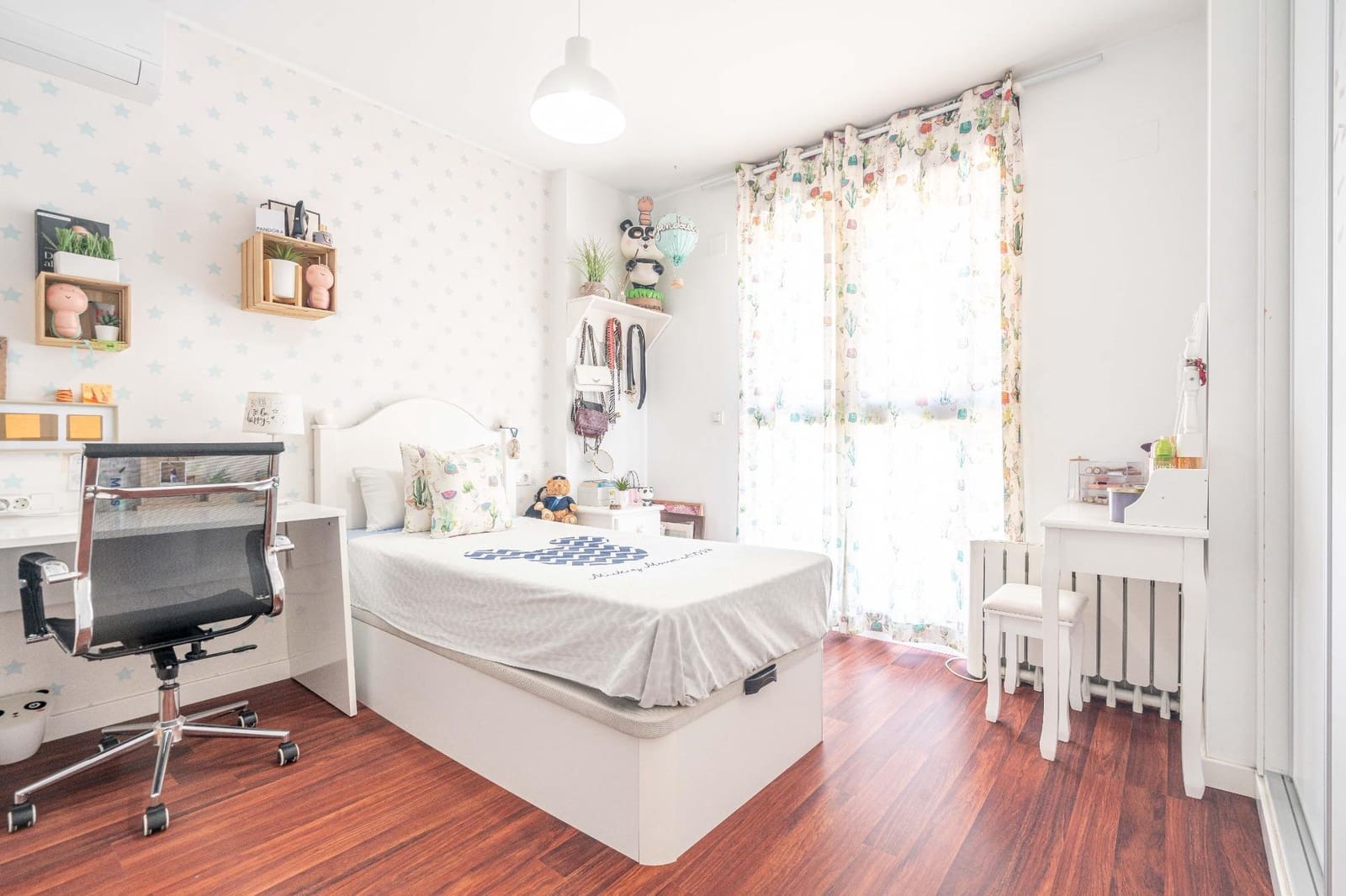 4 soveværelse Semi-Rækkehus til salg i San Antonio de Benageber med swimmingpool garage - € 460.000 (Ref: 9385477)