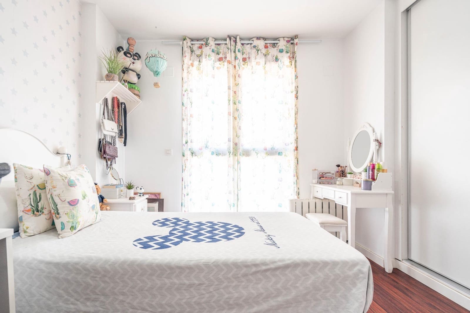 4 soveværelse Semi-Rækkehus til salg i San Antonio de Benageber med swimmingpool garage - € 460.000 (Ref: 9385477)