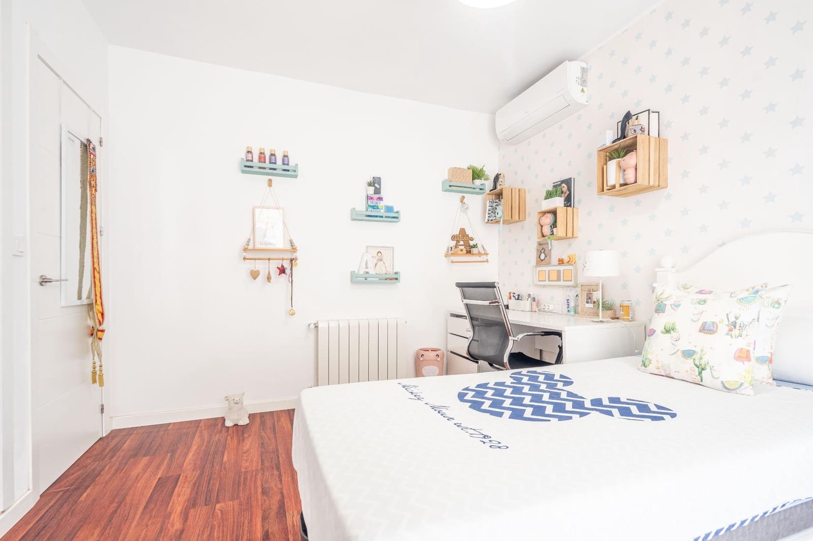 4 soveværelse Semi-Rækkehus til salg i San Antonio de Benageber med swimmingpool garage - € 460.000 (Ref: 9385477)