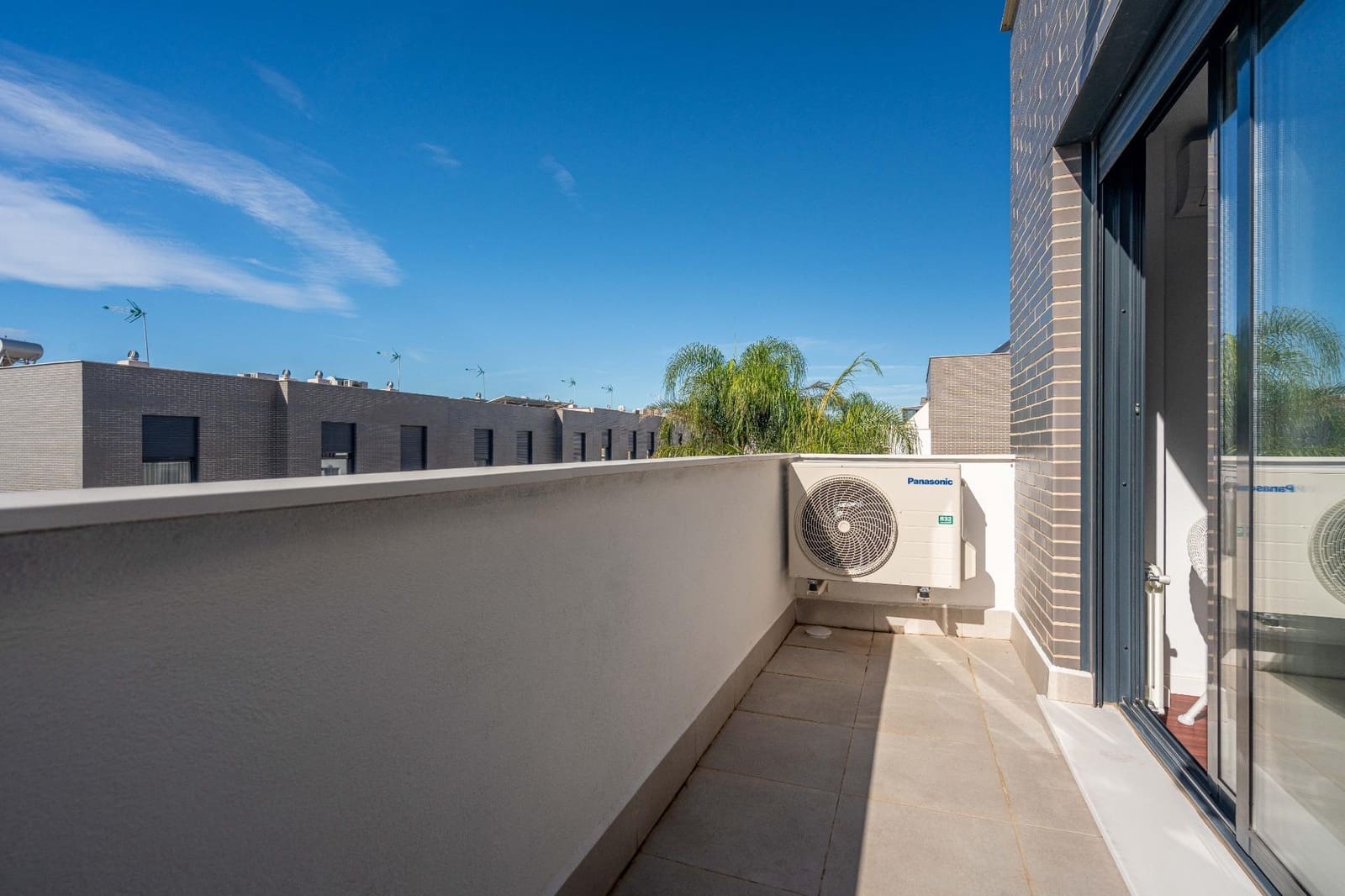 4 soveværelse Semi-Rækkehus til salg i San Antonio de Benageber med swimmingpool garage - € 460.000 (Ref: 9385477)