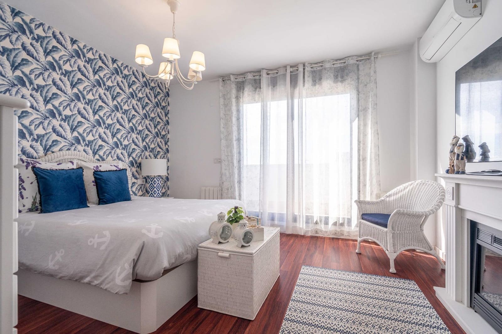 4 soveværelse Semi-Rækkehus til salg i San Antonio de Benageber med swimmingpool garage - € 460.000 (Ref: 9385477)