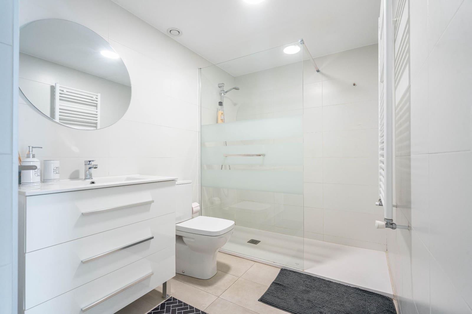 4 soveværelse Semi-Rækkehus til salg i San Antonio de Benageber med swimmingpool garage - € 460.000 (Ref: 9385477)