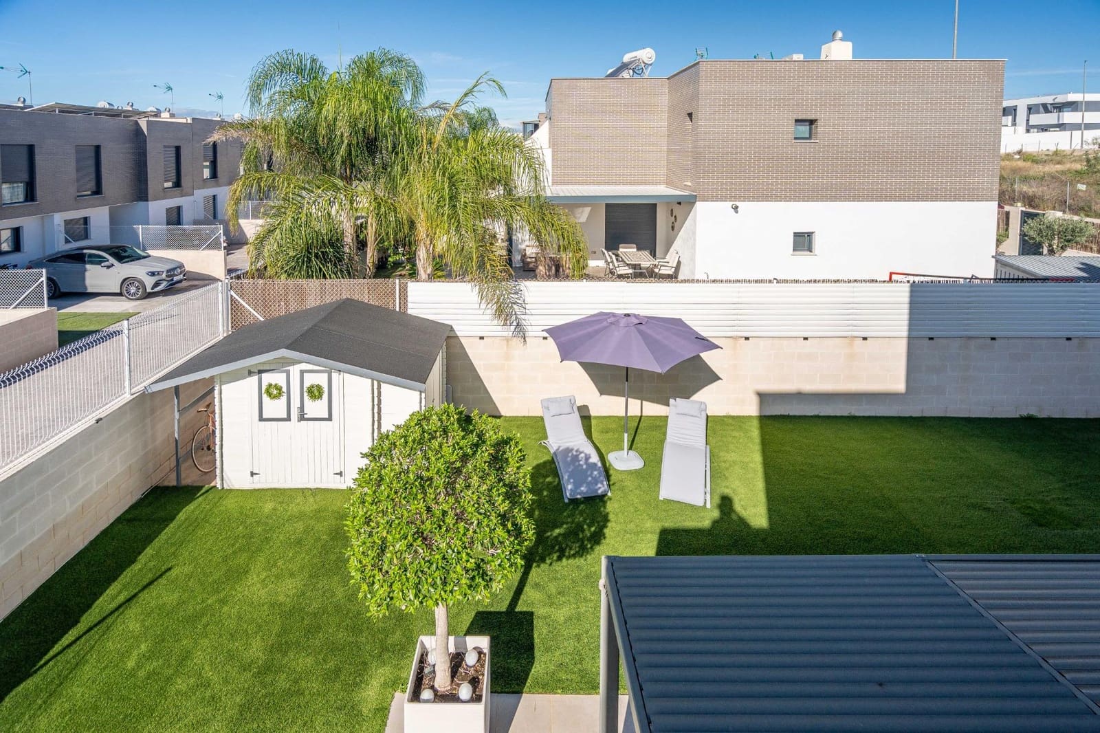 4 soveværelse Semi-Rækkehus til salg i San Antonio de Benageber med swimmingpool garage - € 460.000 (Ref: 9385477)