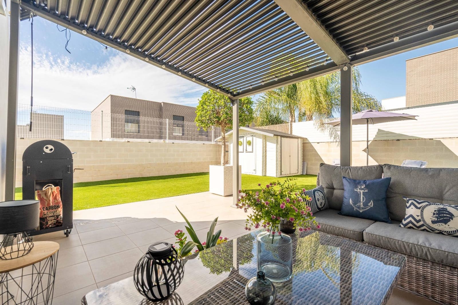 4 soveværelse Semi-Rækkehus til salg i San Antonio de Benageber med swimmingpool garage - € 460.000 (Ref: 9385477)