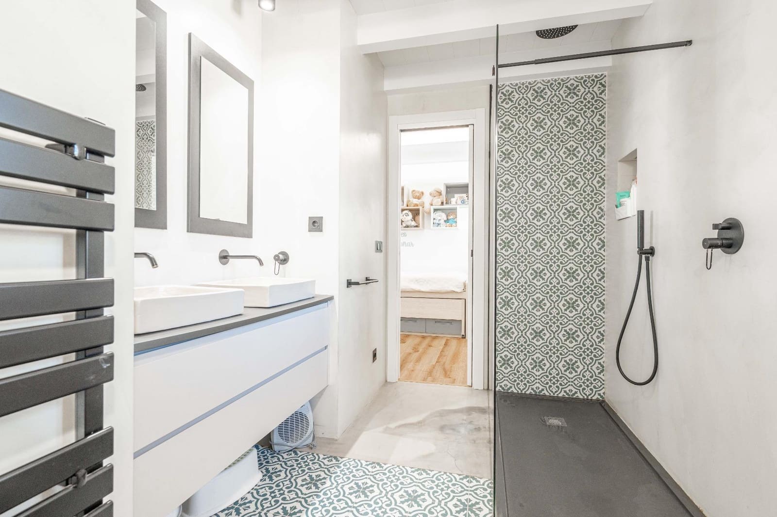 4 bedroom Villa for sale in La Canada with pool garage - € 1,060,000 (Ref: 9388089)