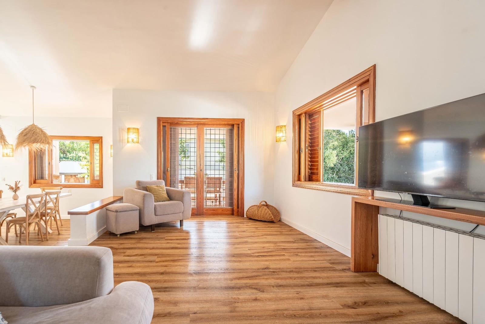 4 bedroom Villa for sale in La Canada with pool garage - € 1,060,000 (Ref: 9388089)