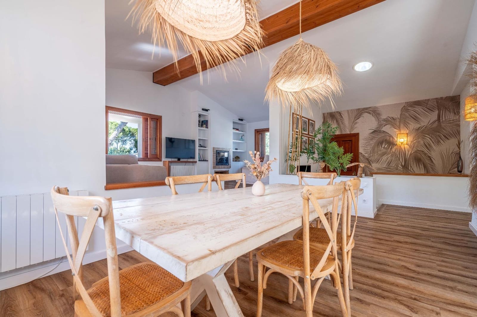 4 bedroom Villa for sale in La Canada with pool garage - € 1,060,000 (Ref: 9388089)