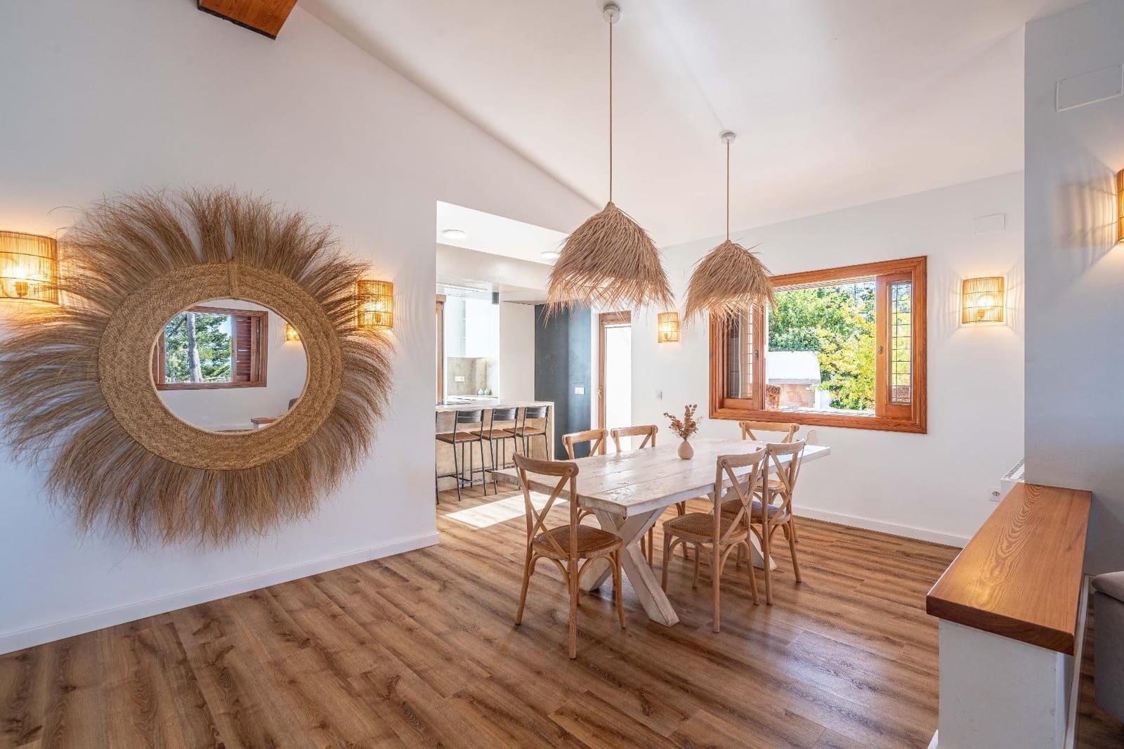 4 bedroom Villa for sale in La Canada with pool garage - € 1,060,000 (Ref: 9388089)