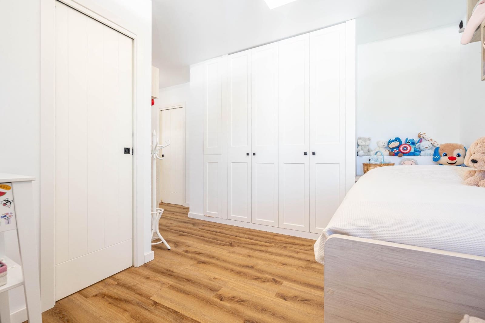 4 bedroom Villa for sale in La Canada with pool garage - € 1,060,000 (Ref: 9388089)