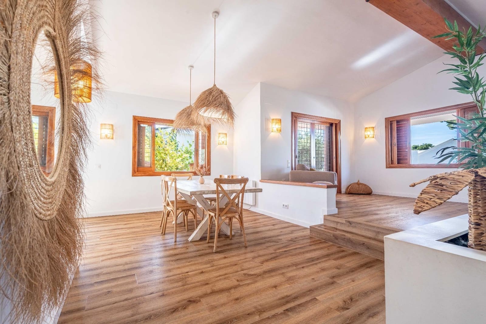 4 bedroom Villa for sale in La Canada with pool garage - € 1,060,000 (Ref: 9388089)