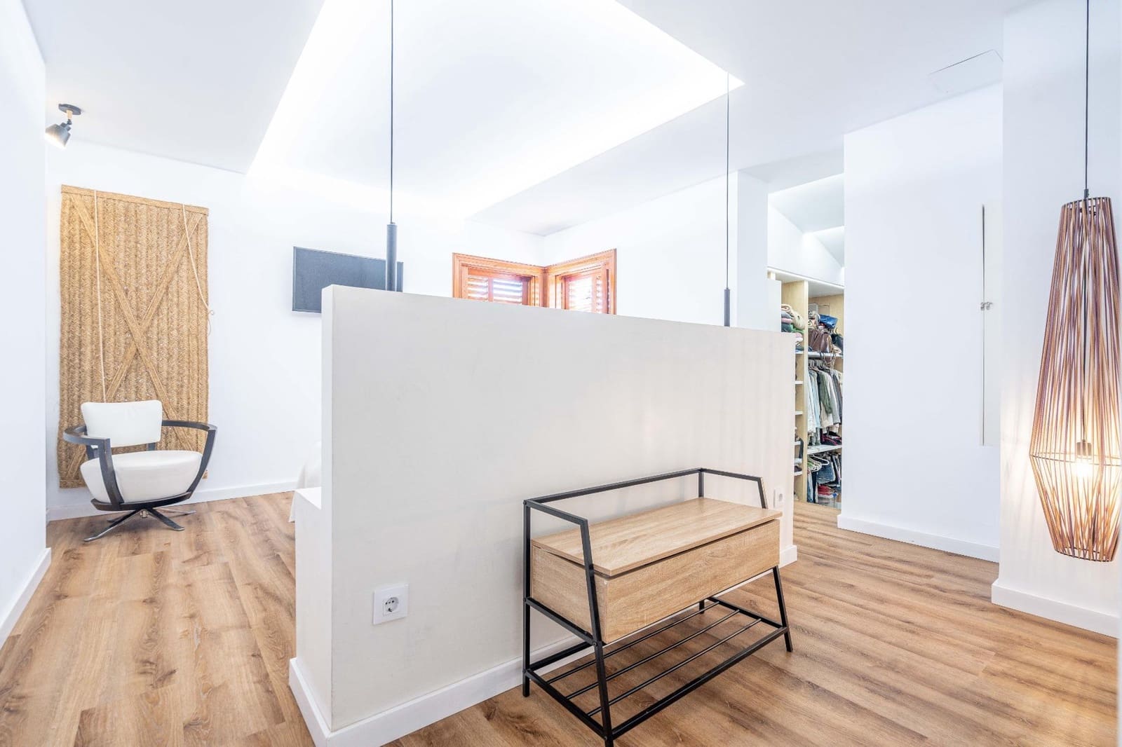 4 bedroom Villa for sale in La Canada with pool garage - € 1,060,000 (Ref: 9388089)