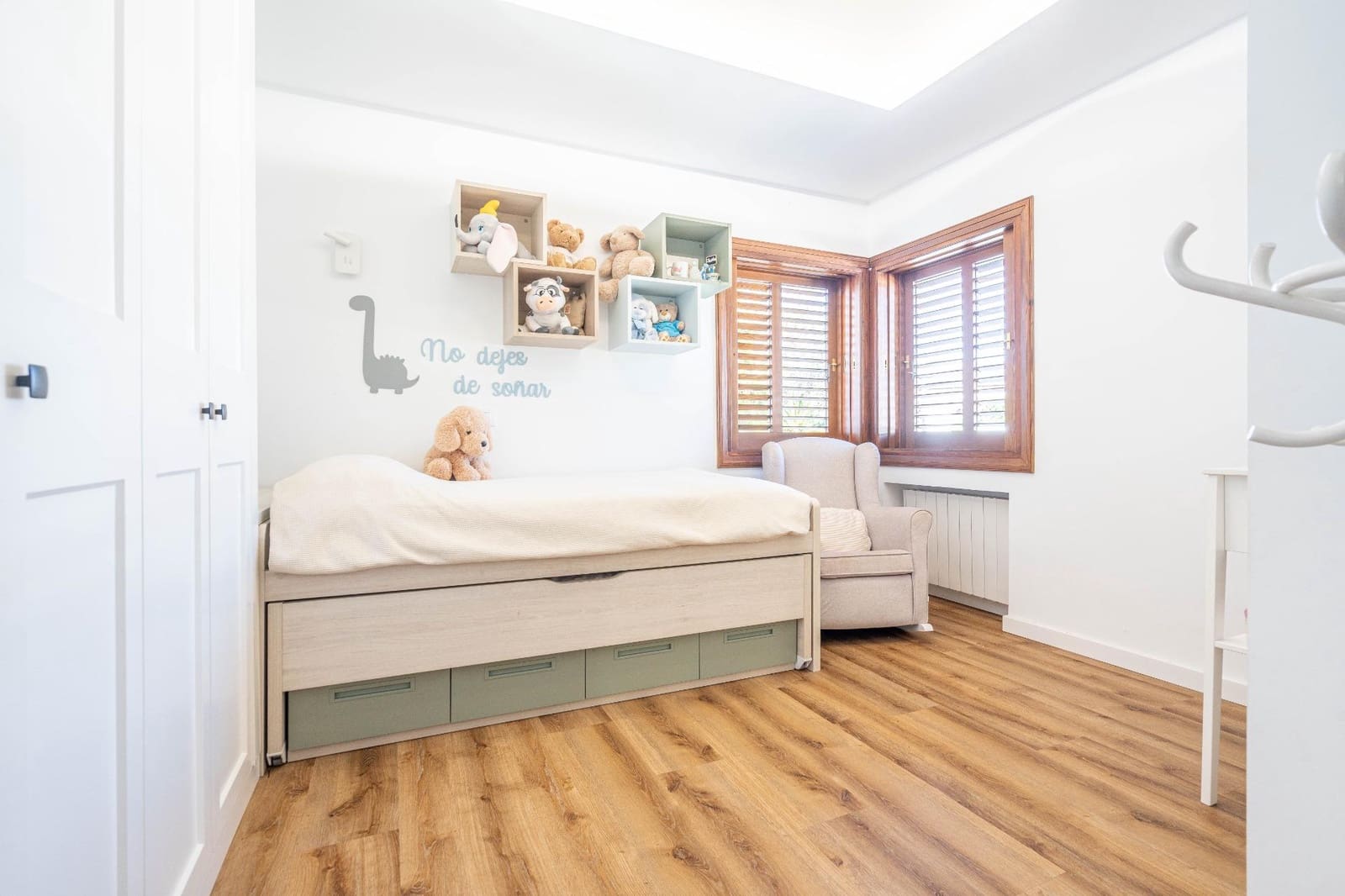 4 bedroom Villa for sale in La Canada with pool garage - € 1,060,000 (Ref: 9388089)