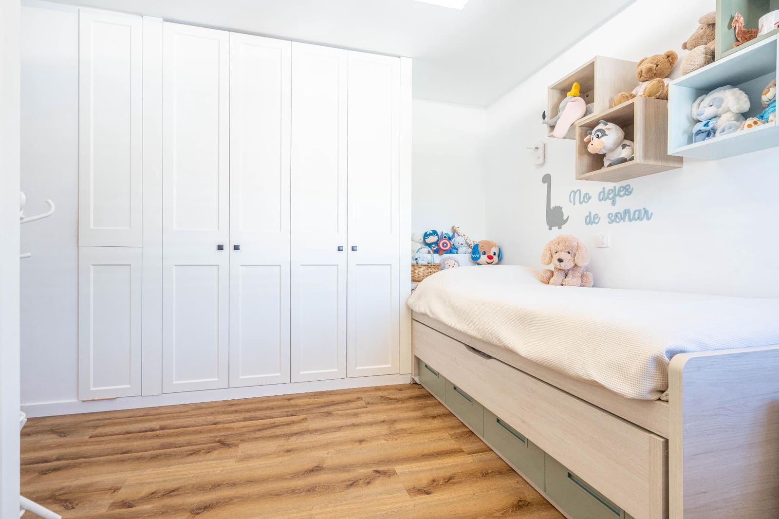 4 bedroom Villa for sale in La Canada with pool garage - € 1,060,000 (Ref: 9388089)