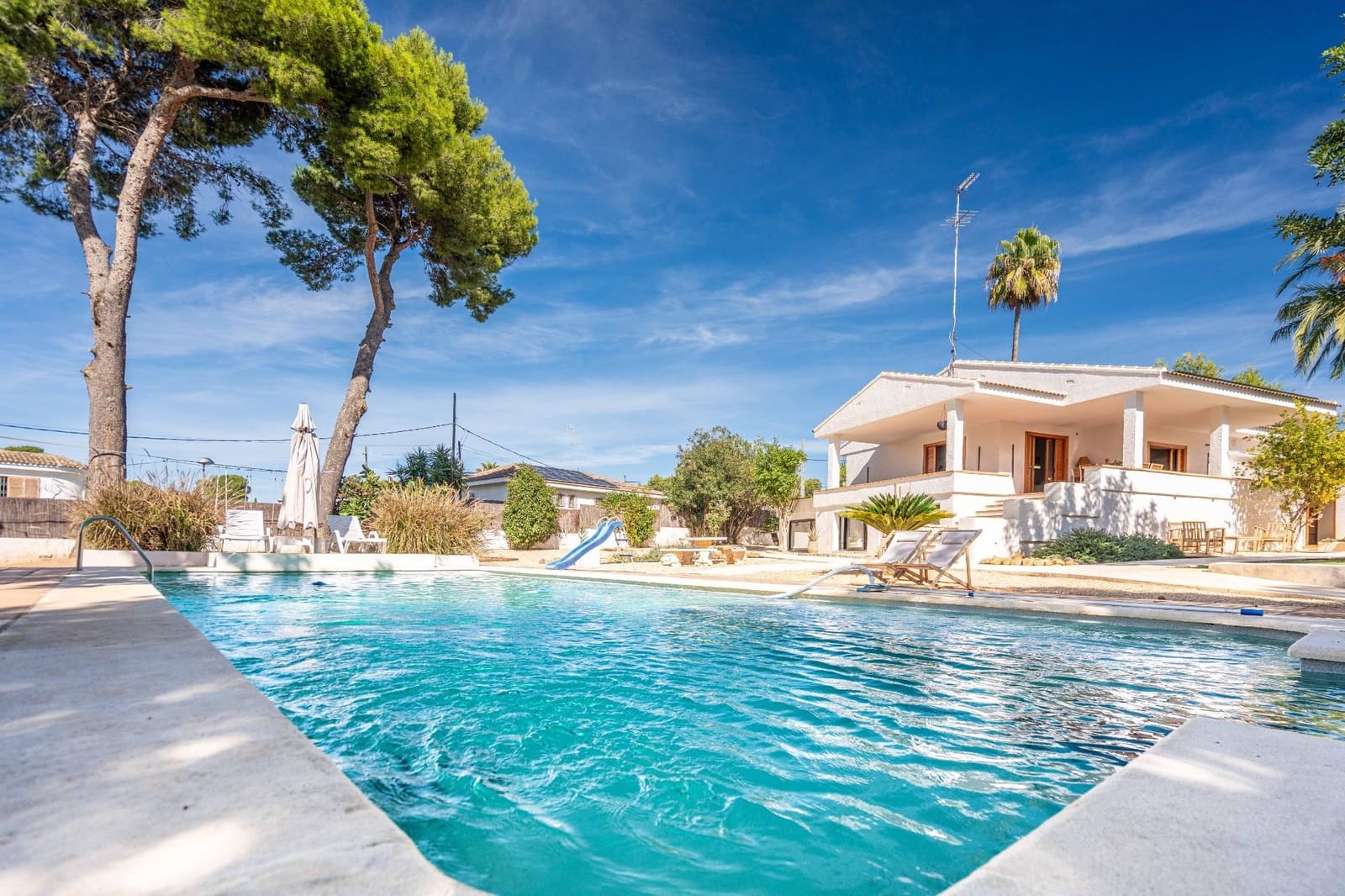 4 bedroom Villa for sale in La Canada with pool garage - € 1,060,000 (Ref: 9388089)